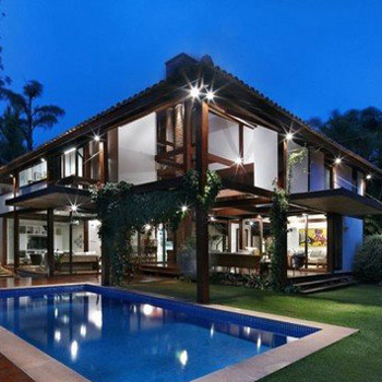 现代风防腐木别墅